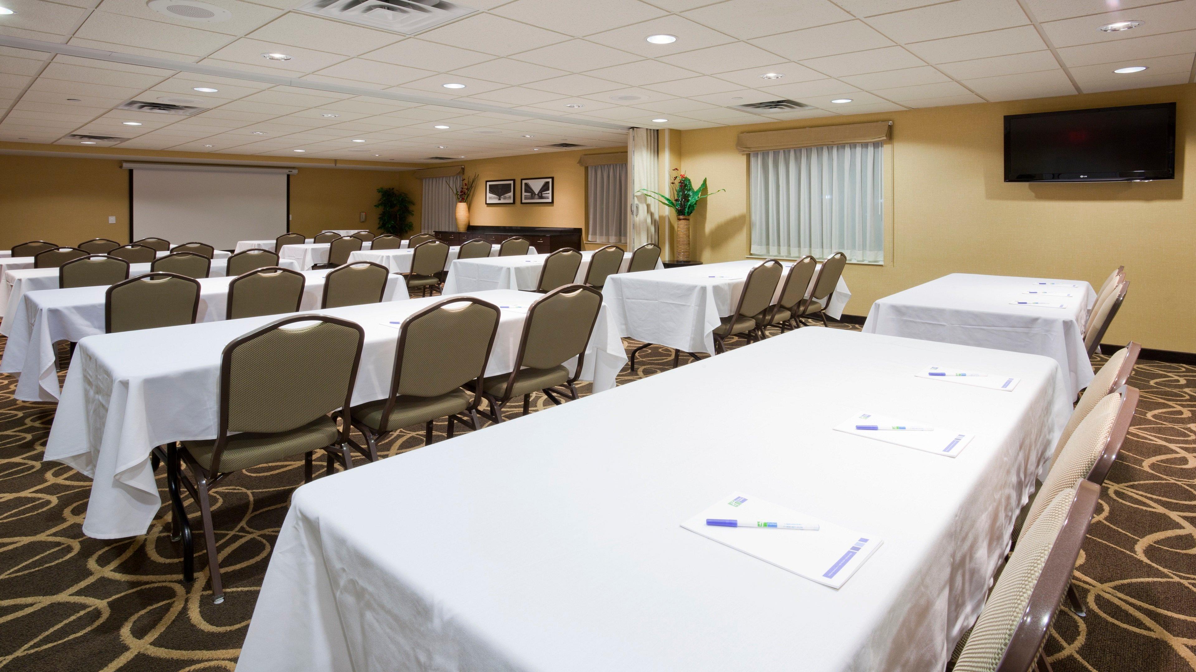 Holiday Inn Express Hotel & Suites Rogers By Ihg Buitenkant foto