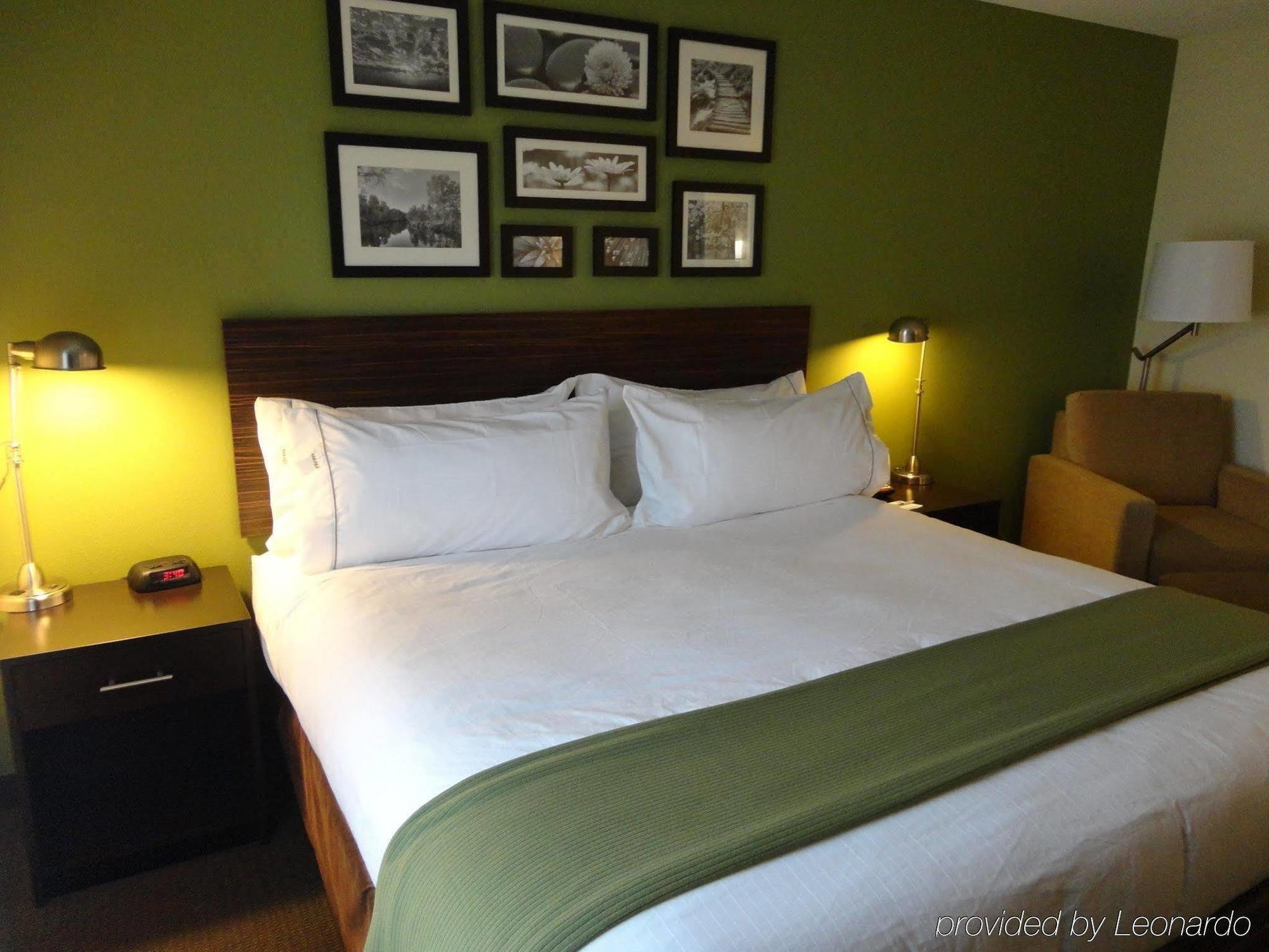 Holiday Inn Express Hotel & Suites Rogers By Ihg Buitenkant foto