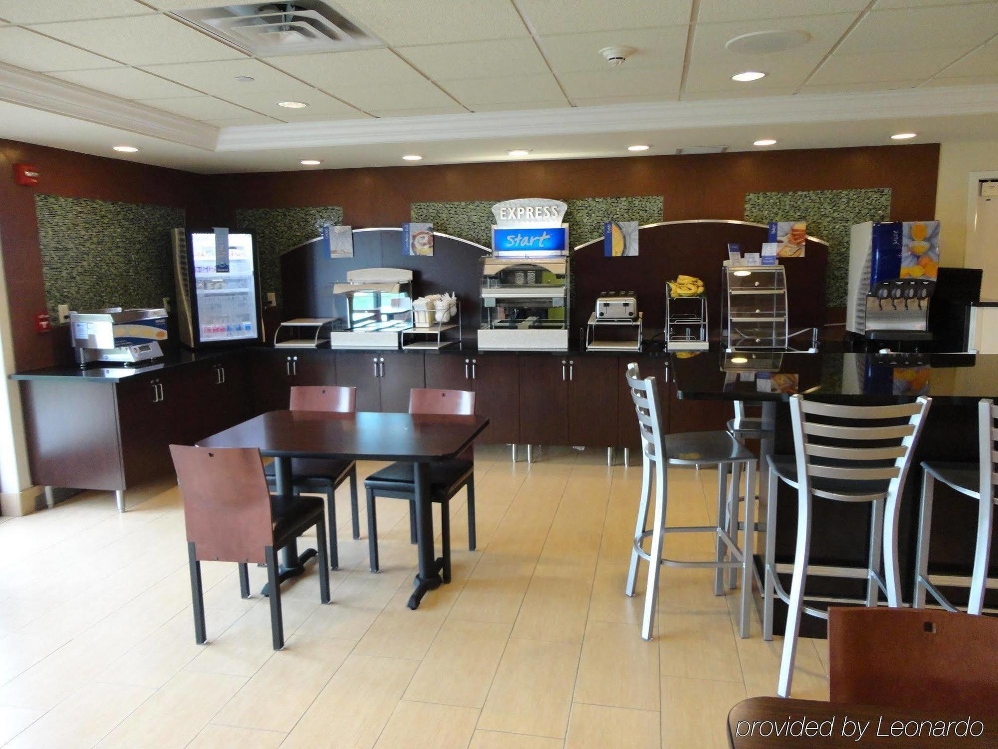 Holiday Inn Express Hotel & Suites Rogers By Ihg Buitenkant foto